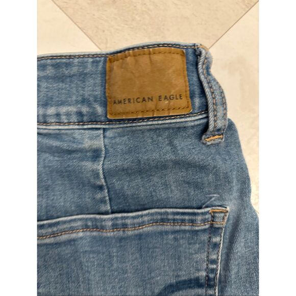 American Eagle Medium Blue Wash High Rise Mini Denim Skirt Size 4 - Picture 8 of 8